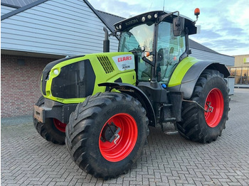 Traktorius CLAAS Axion 810