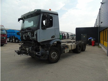 Važiuoklės sunkvežimis Mercedes-Benz Arocs 2640 + 6x4 + functional / engine good + EURO 6 + Drivabale: foto 2