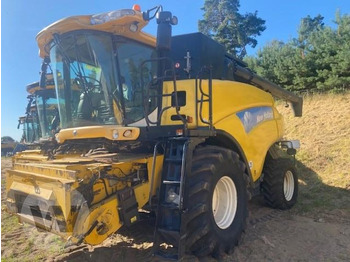 Derliaus nuėmimo kombainas NEW HOLLAND CR980