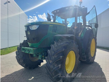Traktorius JOHN DEERE 6210R