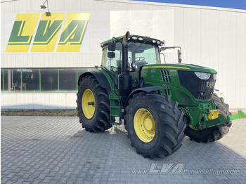 Traktorius JOHN DEERE 6215R