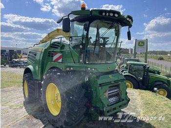 Traktorius JOHN DEERE 8400