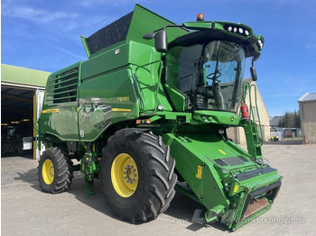 Derliaus nuėmimo kombainas JOHN DEERE T670