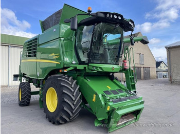 Derliaus nuėmimo kombainas JOHN DEERE W550