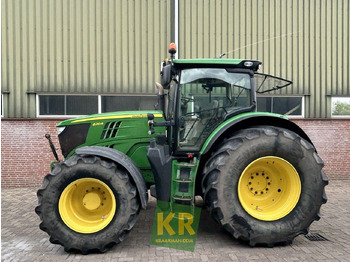 Traktorius JOHN DEERE 6210R