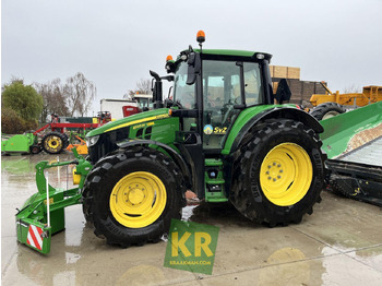 Traktorius JOHN DEERE 6120M