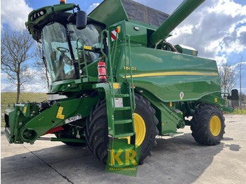 Derliaus nuėmimo kombainas JOHN DEERE T660