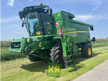 Derliaus nuėmimo kombainas JOHN DEERE T660