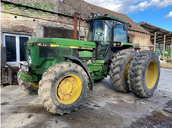Traktorius JOHN DEERE 4755