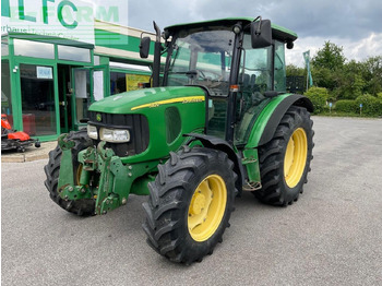 Traktorius JOHN DEERE 5820