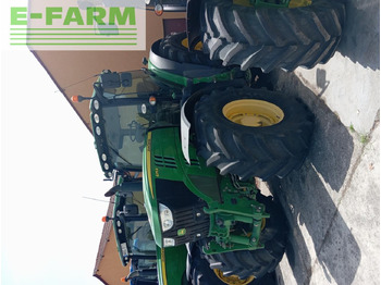 Traktorius JOHN DEERE 6215R