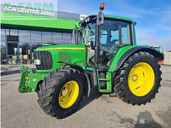 Traktorius JOHN DEERE 6220