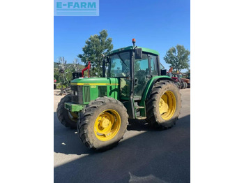 Traktorius JOHN DEERE 6310