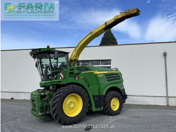Pašarų kombainas JOHN DEERE 8200
