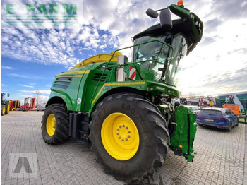 Pašarų kombainas JOHN DEERE 8400
