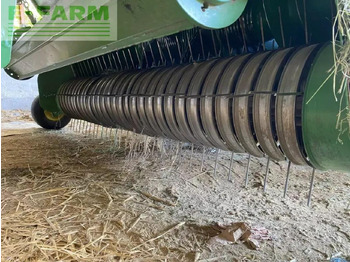 Stačiakampių ryšulių presas John Deere c441r: foto 5