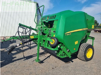 Stačiakampių ryšulių presas JOHN DEERE