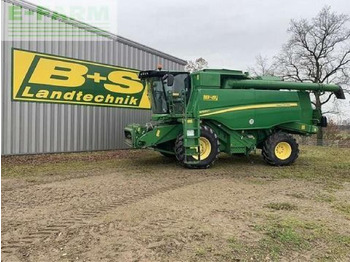 Derliaus nuėmimo kombainas JOHN DEERE W660