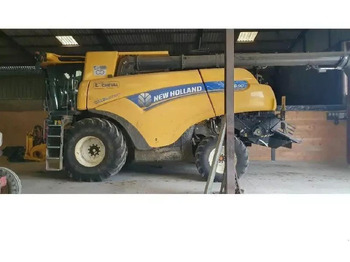 Derliaus nuėmimo kombainas NEW HOLLAND CR series