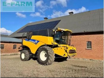 Derliaus nuėmimo kombainas NEW HOLLAND CR9080