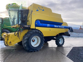 Derliaus nuėmimo kombainas NEW HOLLAND CSX7000