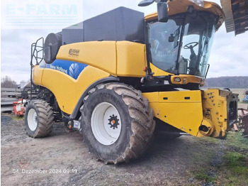 Derliaus nuėmimo kombainas NEW HOLLAND CR9080