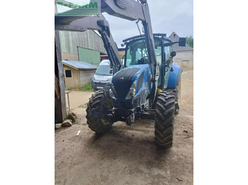 Traktorius NEW HOLLAND T5