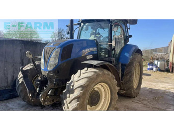 Traktorius NEW HOLLAND T7.200
