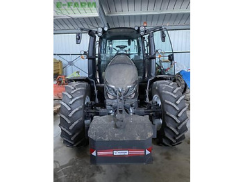 Traktorius VALTRA
