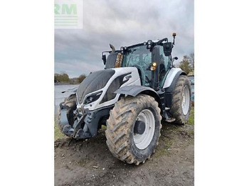 Traktorius VALTRA T214