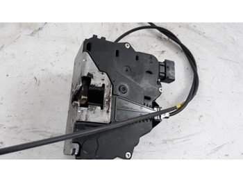 Kėbulas ir išorė - Sunkvežimis Mercedes-Benz left side door lock: foto 3