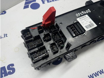 Elektros sistema - Sunkvežimis Renault fuse box: foto 3