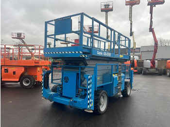 Žirklinis keltuvas Genie GS5390 RT diesel 4x4 18m (1711): foto 3