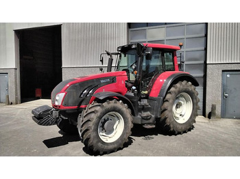 Traktorius VALTRA T153
