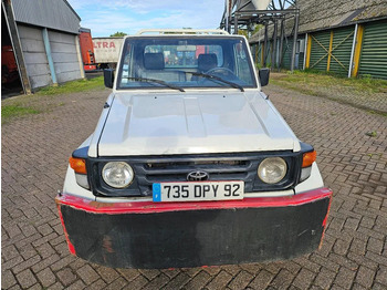 Pikapas Toyota Land Cruiser LB71MOD: foto 2