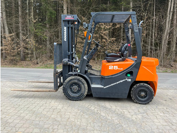 Doosan D 25 GP lizingą Doosan D 25 GP: foto 1