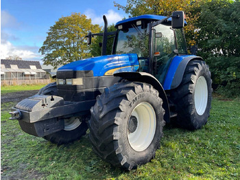 Traktorius NEW HOLLAND TM