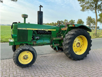 Traktorius JOHN DEERE 3130
