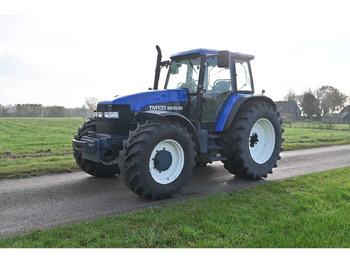 Traktorius NEW HOLLAND - 1998 - TM135 - ALL-WHEEL DRIVE FARM TRACTOR: foto 2 Traktorius NEW HOLLAND - 1998 - TM135 - ALL-WHEEL DRIVE FARM TRACTOR: foto 2