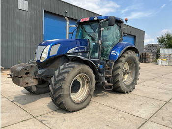 Traktorius NEW HOLLAND T7.235