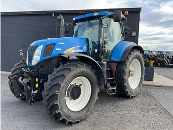 Traktorius NEW HOLLAND T7000