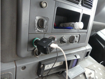 Savivartis sunkvežimis, Sunkvežimis su kranu [8904-00098] Camion Iveco 260E/H/8: foto 3