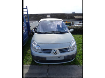 Lengvasis automobilis RENAULT
