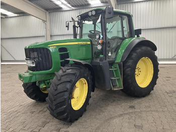 Traktorius JOHN DEERE 6830