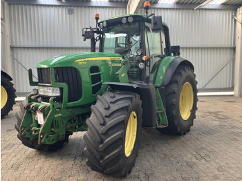 Traktorius JOHN DEERE 7530