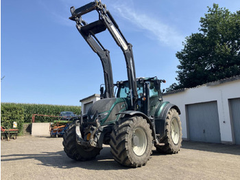 Traktorius VALTRA T174