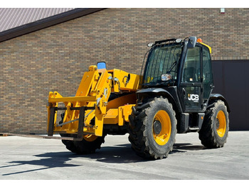 Teleskopinis krautuvas JCB