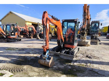 Mini ekskavatorius Kubota U27-4 - Crawler mini excavator: foto 4