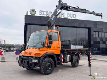 Sunkvežimis su kranu UNIMOG U300