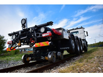 Konteineris-vežimus/ Sukeisti kūną sunkvežimis, Sunkvežimis su kranu Volvo NEW FMX 8x4 RAIL ROAD SCHIENEN TWO WAY: foto 5